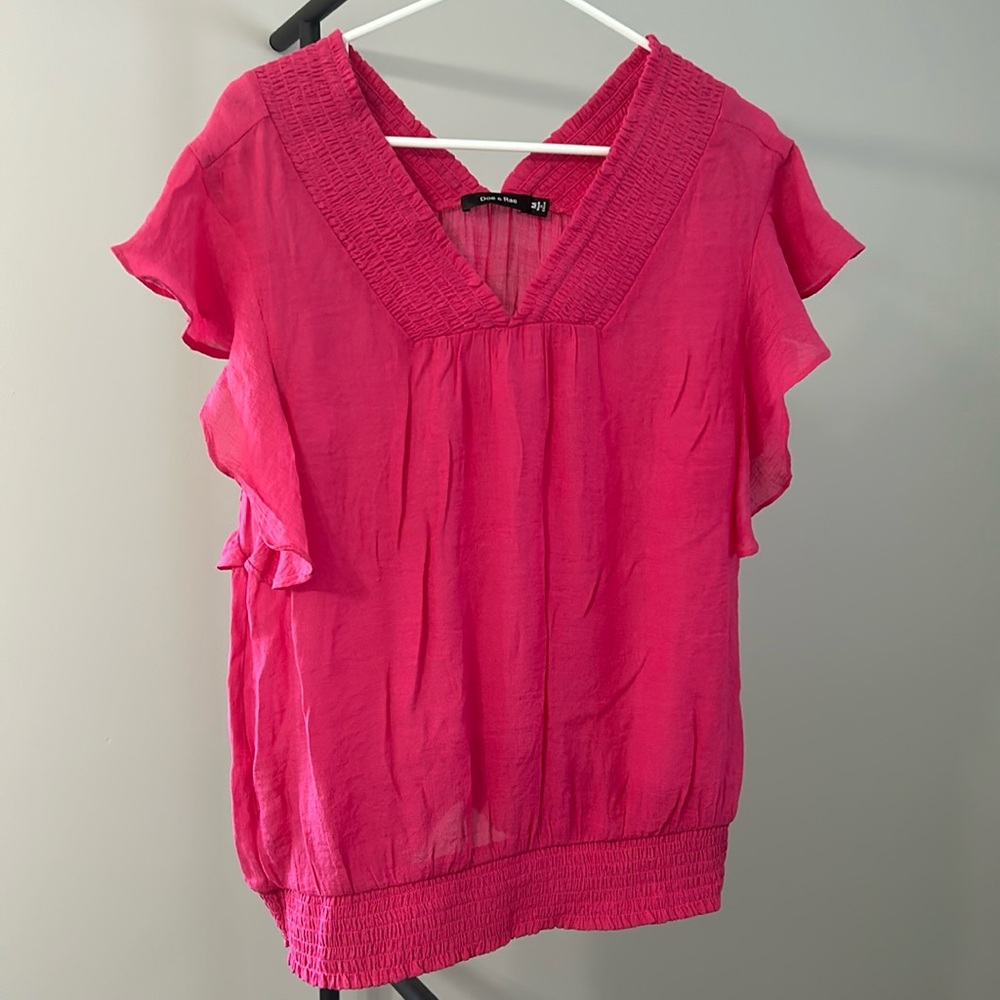 Doe & Rae pink women’s blouse. Never worn. Size M